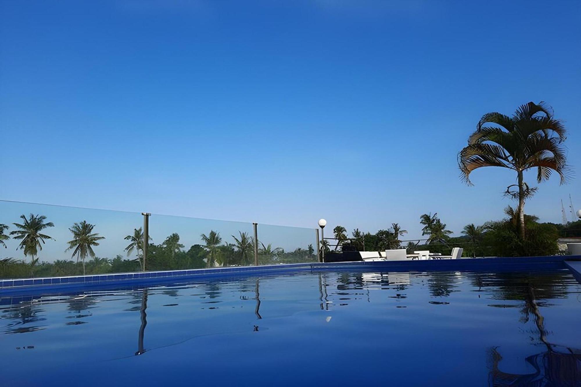 Taman Unique Hotel Senggigi Exterior foto